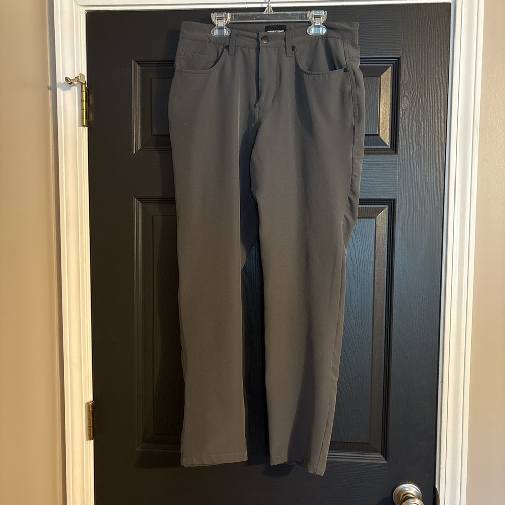 Earnest Sewn Gray Chinos Classic Straight-Leg